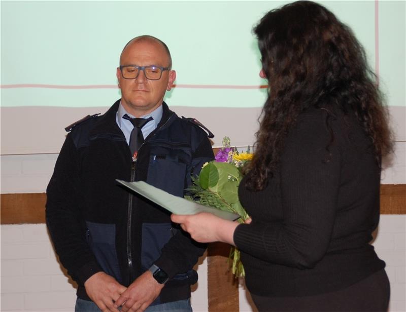 Christian Taschendorf als Gemeindebrandmeister wiedergewählt Christian Taschendorf bleibt Gemeindebrandmeister in Apensen.