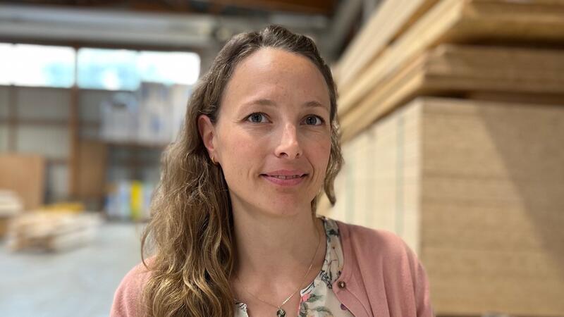 Handwerk mit Wow-Effekt: Bei Hölting baut Maschine ganze Hauswände Christiana Meyer ist in der Firma Hölting für Projekt- und Changemanagement zuständig.