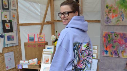 Christiane Bruns mit ihrem Stand "Art by Nane".