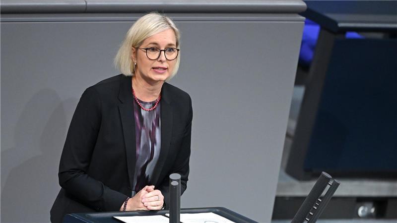 Christiane Schenderlein (CDU), Staatsministerin für Sport und Ehrenamt - die Bundesregierung überlässt die Diskussion über einen möglichen WM-Boykott dem Sport und betont dessen Autonomie (Archivbild)