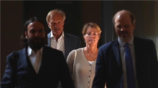 Christina Block auf dem Weg ins Gericht.