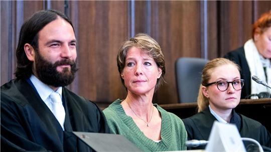 Block weist Schuld zurück – „Er ist der einzige Profiteur“ Christina Block bittet das Gericht, ihre Tochter nicht in öffentlicher Sitzung anzuhören.