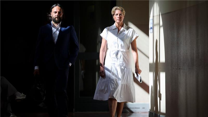 Mutmaßliche Entführerin: Wir nannten Frau Block „Lady C“ Christina Block und ihr Anwalt Ingo Bott auf dem Weg ins Gericht.