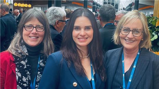 Christina Völkers von der Handwerkskammer, die CDU-Bundestagsabgeordnete Vanessa Zobel und Rechtsanwältin Angela Heinssen (von links) beschäftigt das Thema Mutterschutz für Selbstständige.