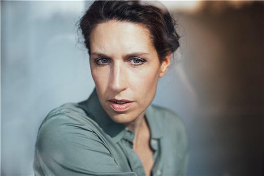Christine Prayon geht auf „Abschiedstour“. Foto: Elena Zaucke