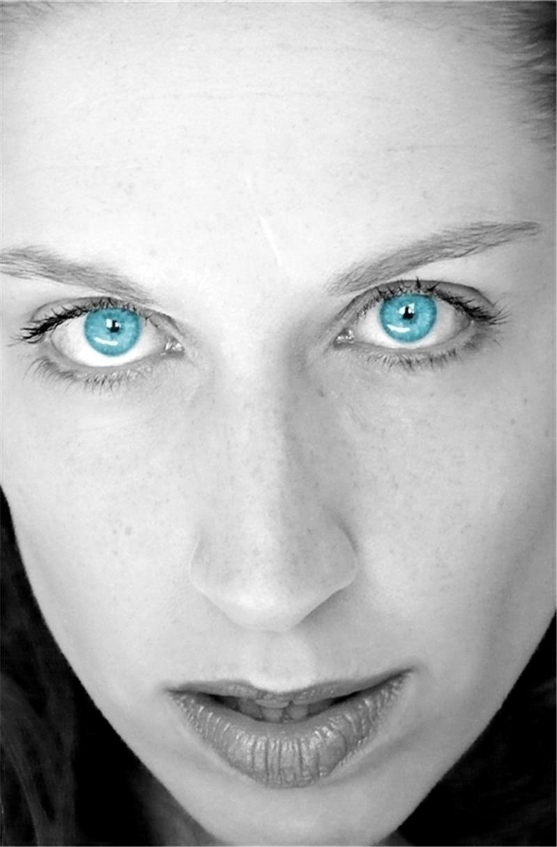 Christine Prayon präsentiert im April 2017 „Die Diplom-Animatöse“.