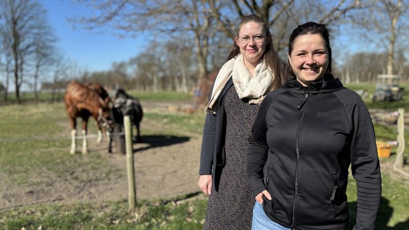 Christine Thom-Forde (rechts) und Kathrin Lack sind für Familien in besonderen emotionalen, sozialen oder finanziellen Notlagen da.