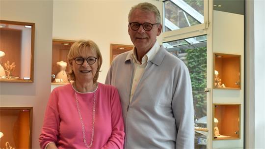 Christine und Claus Dallmann verabschieden sich von ihrer Goldschmiede in der Mühle am Fleth.