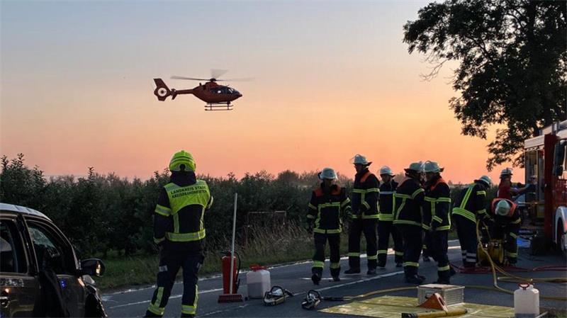L140: Tödlicher Unfall im Alten Land Christoph 29 hebt wieder ab.