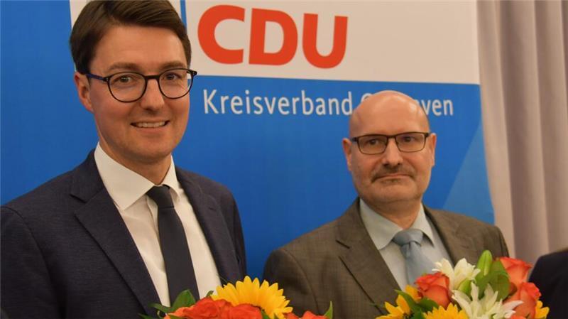 Ferlemann-Nachfolger gefunden: Er kandidiert für die CDU Christoph Frauenpreiß (links) und Dr. Thomas Appel stellten sich am Mittwochabend in Cadenberge zur Wahl.