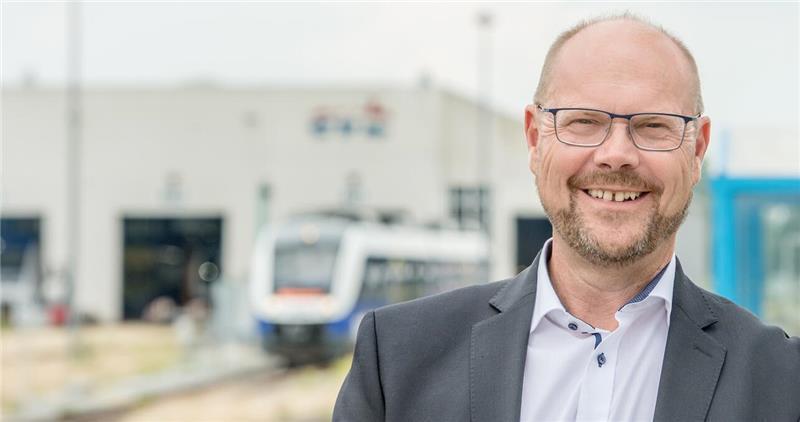 Christoph Grimm ist einer von zwei Geschäftsführern der Eisenbahnen und Verkehrsbetriebe Elbe-Weser, kurz EVB.