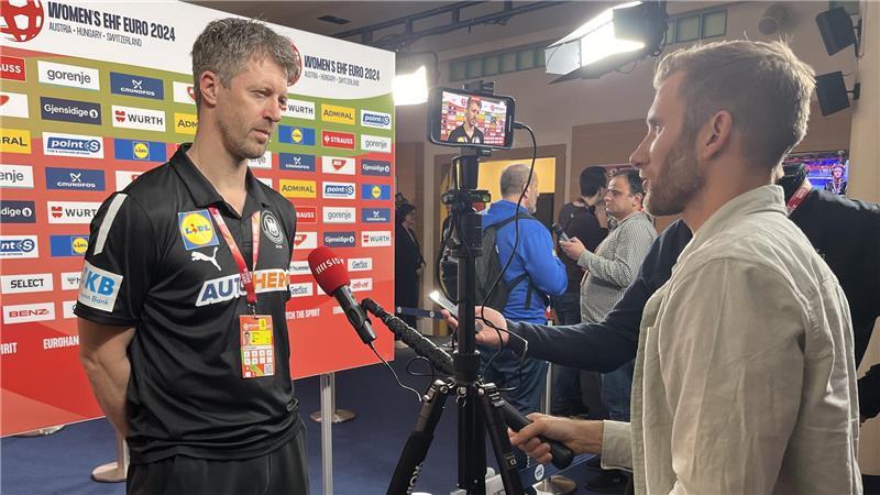 „Wenn Emily Vogel von Budapest spricht, wackeln Peter Prior die Ohren“ Christoph Stukenbrock interviewt Bundestrainer Markus Gaugisch.
