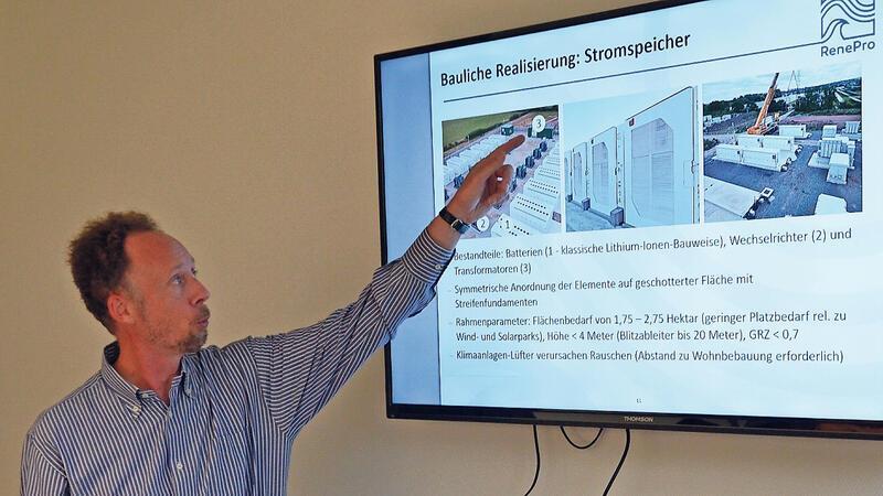 Energiewende: Mega-Stromspeicher nördlich von Zeven geplant Christoph von Goßler von der Firma RenePro schilderte detailliert, wie das Bauwerk aussehen würde.