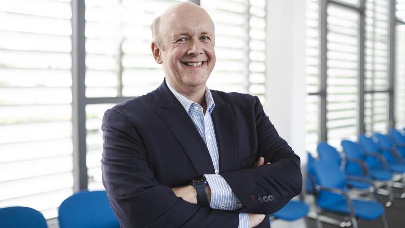 Christoph von Speßhardt - das macht er neu bei der IHK in Stade Christoph von Speßhardt, Hauptgeschäftsführer der IHK Stade für den Elbe-Weser-Raum: „Die Region ist noch nicht fertig.“