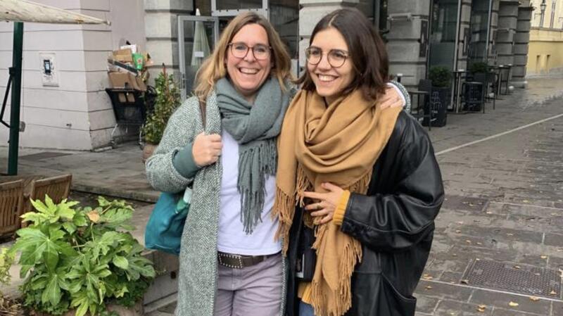 Claudia Leun, hier mit Tochter Lena, hat früher selbst Handball gespielt.
