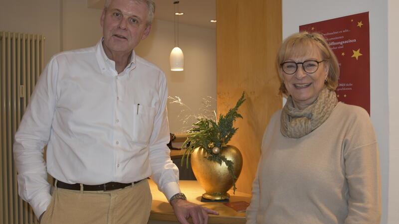 Kunden und Geschäftsleute entscheiden: Das sind die beliebten Weihnachtsgeschenke Claus und Christine Dallmann von der Buxtehuder Goldschmiede.