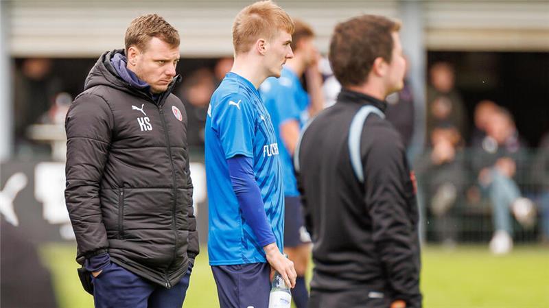 Co-Trainer Kevin Speer (li.) soll ab nächster Saison die Mannschaft zusammen mit JFV-Trainer Maximilian Künne leiten.