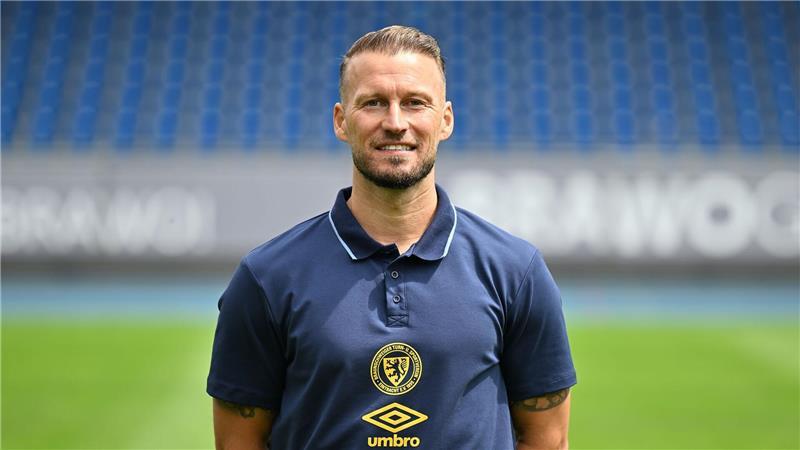 Eintracht Braunschweig verlängert mit Co-Trainern Co-Trainer Marc Pfitzner bleibt bei Eintracht Braunschweig.