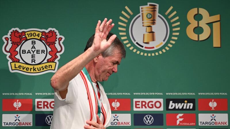 Funkel sagt „danke und tschüss“ - geht aber nicht ganz Coach Friedhelm Funkel hört beim 1. FC Kaiserslautern auf. Seine Trainerkarriere hat der 70-Jährige aber noch nicht offiziell beendet.