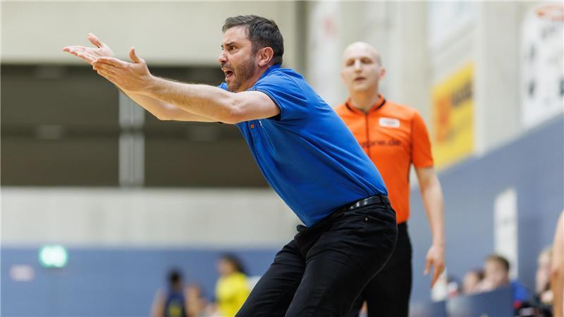 Coach Joan Rallo Fernández kritisierte die Schiedsrichter nach der siebten Auswärtspartie in Folge.