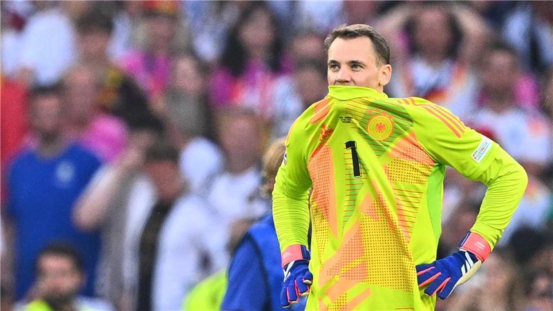 Comeback im DFB-Team? Nach dem enttäuschenden EM-Aus gegen Spanien zog Manuel Neuer das Nationaltrikot eigentlich nach 124 Länderspielen aus. (Archivbild)