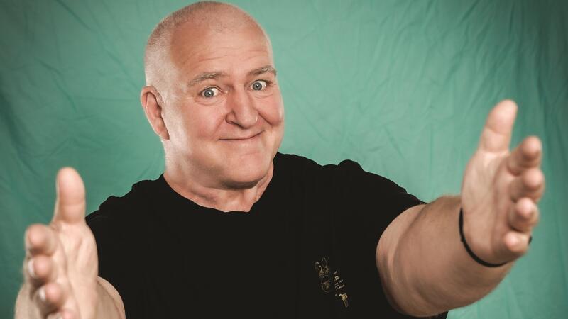 Neue Spielzeit: So viel Prominenz kommt auf die Buxtehuder Bühne Comedian Markus Maria Profitlich lädt das Buxtehuder Publikum zu einer rauschenden Party ein und feiert das Leben.