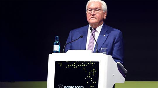 Computerspiele sind nach Einschätzung des Bundespräsidenten in der Mitte der Gesellschaft angekommen, bergen aber auch Gefahren.