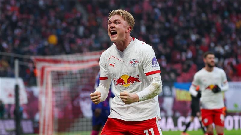 Leipzig verliert gegen Mainz nach Hollerbach-Schock Conrad Harder jubelt über sein Tor zum 1:0.