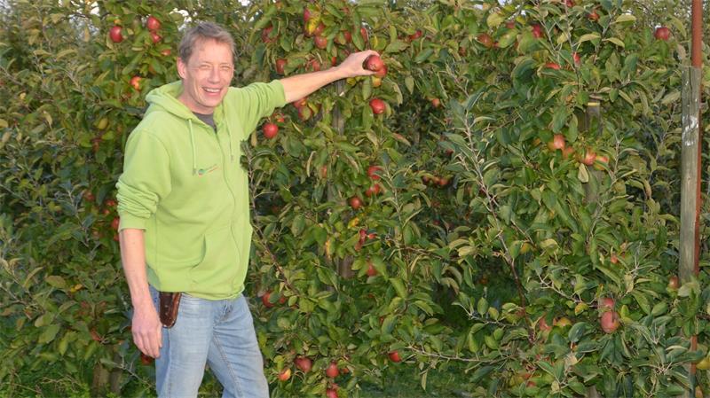 Nur ein Zubrot? Was der Kürbis den Höfen im Alten Land bringt Cord Lefers vom Obsthof Lefers: „Der Apfel ist und bleibt das Zugpferd im Hofladen.“