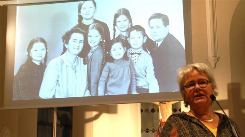 Angst und Überwachung in der DDR: Zeitzeugen teilen böse Erinnerungen in Harsefeld Cornelia Ogilvie war das jüngste von sechs Kindern.