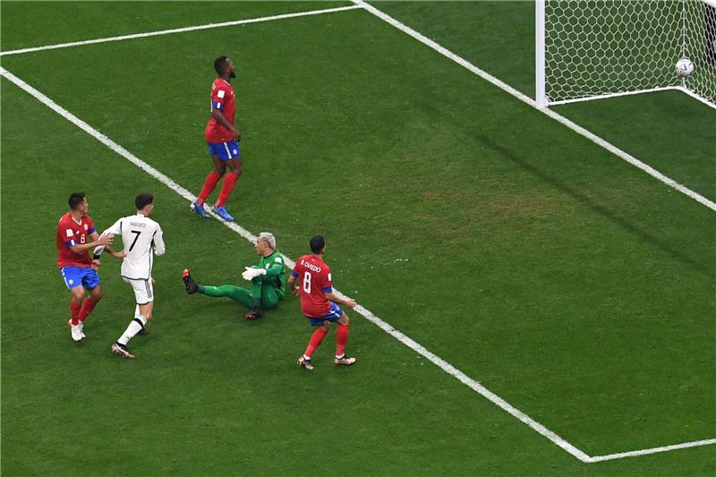 Trotz Sieg: Deutschland ist raus aus der WM Costa Rica - Deutschland, Vorrunde, Gruppe E, Spieltag 3, im Al-Bait Stadion, Deutschlands Kai Havertz trifft zum 2-2. Foto: Robert Michael/dpa
