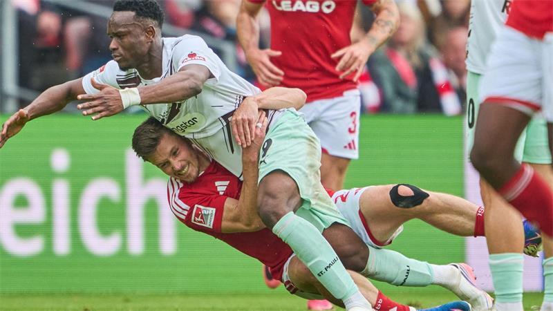 Cottbus und St. Pauli lieferten sich ein energisches Spiel. 