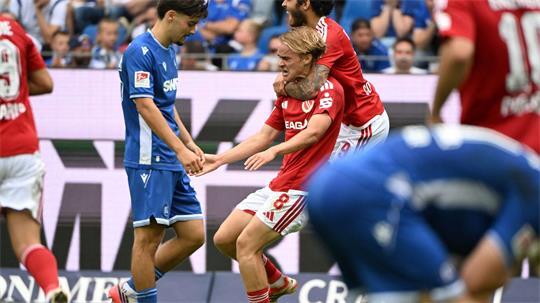Cottbuser Jubel in Karlsruhe: Der Aufsteiger entführte drei Punkte aus dem Wildpark.