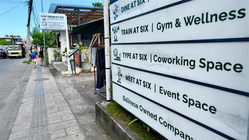 Wem gehört Bali? - Wie digitale Nomaden eine Insel verändern Coworking Spaces, Gyms, Wellness: Canggu hat sich ganz auf digitale Nomaden eingestellt.