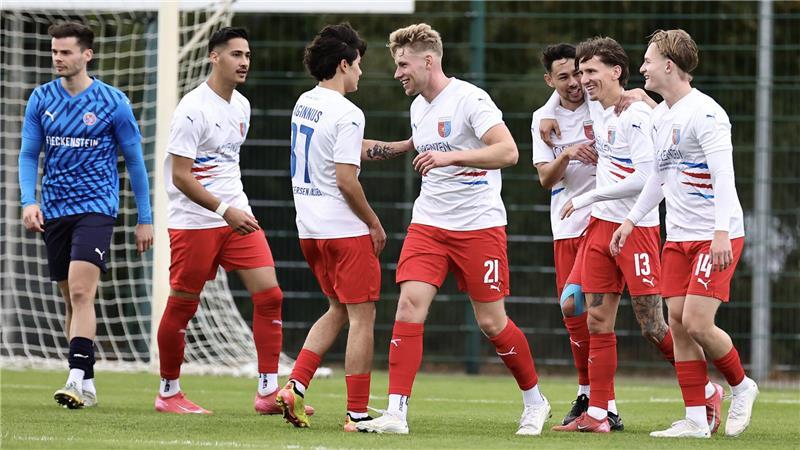 D/A II führt die Landesliga mit elf Punkten Vorsprung auf Verfolger A/O an.