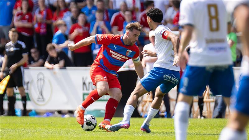 Frust und Enttäuschung bei D/A: Das Pokalfinale in Bildern D/A-Kapitän Nico von der Reith wurde bereits vor der Pause ausgewechselt.