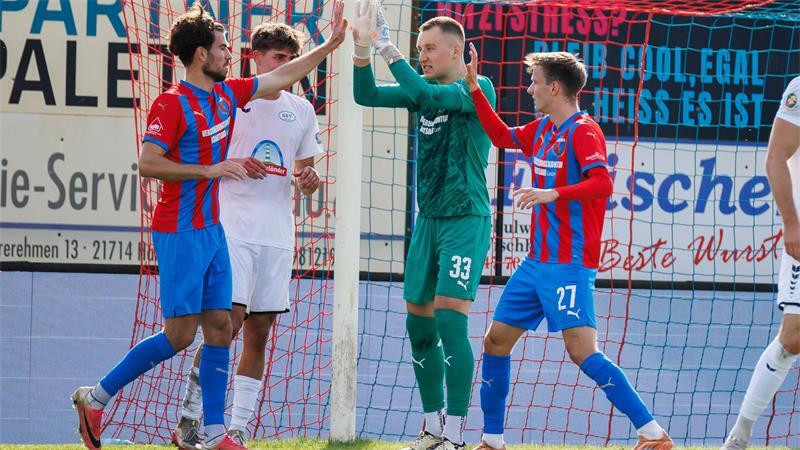 Deshalb verliert die SV D/A das Spitzenspiel bei Weiche Flensburg D/A-Keeper Jesper Heim spielte zwei Jahre lang in Flensburg. Am Freitagabend verhinderte er eine höhere Niederlage.