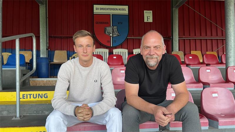 D/A-Verteidiger im neuen Podcast: Bierchen ist keine gute Idee D/A-Neuzugang Ole Schulz (links) und TAGEBLATT-Sportchef Daniel Berlin.
