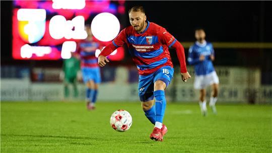 D/A-Spieler Justin Plautz lebt in der Nähe von Oldenburg und hat für den VfB gespielt. Er weiß, wie der Verein tickt.