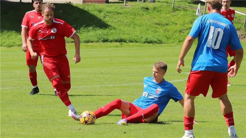 D/A-Spieler Pepe Jagemann (sitzend) sah unnötig Rot.