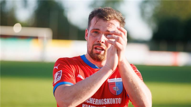 D/A-Stürmer Alexander Neumann bei seinem D/A- und Regionalliga-Abschied. Noch ist er unter den Top 20 der Torjäger.