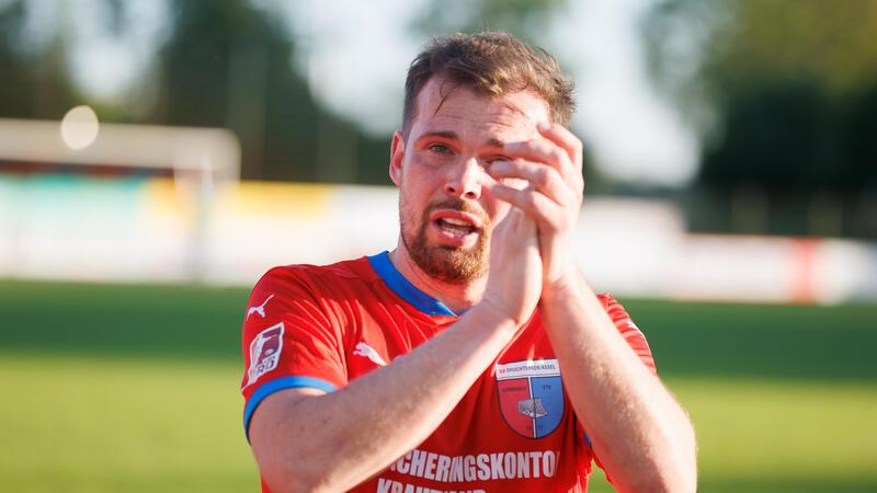 Am Ende kommen dem Stürmer die Tränen - Emotionaler Abschied von D/A-Legende D/A-Stürmer Alexander Neumann verabschiedet sich von den Fans.