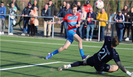 D/A-Stürmer Mika Wehdemeyer erzielte das 3:0 für sein Team.