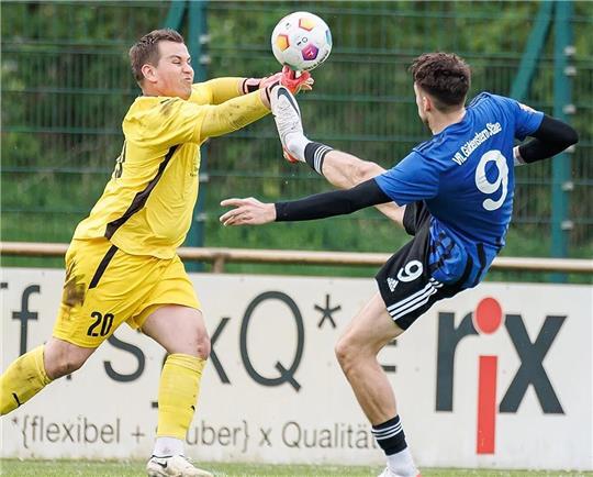D/A-Torhüter Fabian Klinkmann parierte einen Elfmeter und ebnete so den Weg für den Dreier.