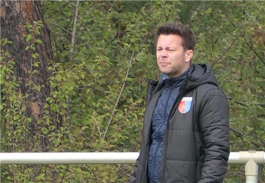 D/A-Trainer Benjamin Zielke will im Derby die Harsefelder Defensive knacken und am Ende Vizemeister werden.