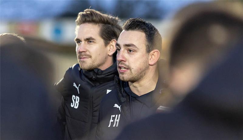 D/A-Trainer Frithjof Hansen (rechts) und Teammanager Sören Behrmann. Foto: Struwe