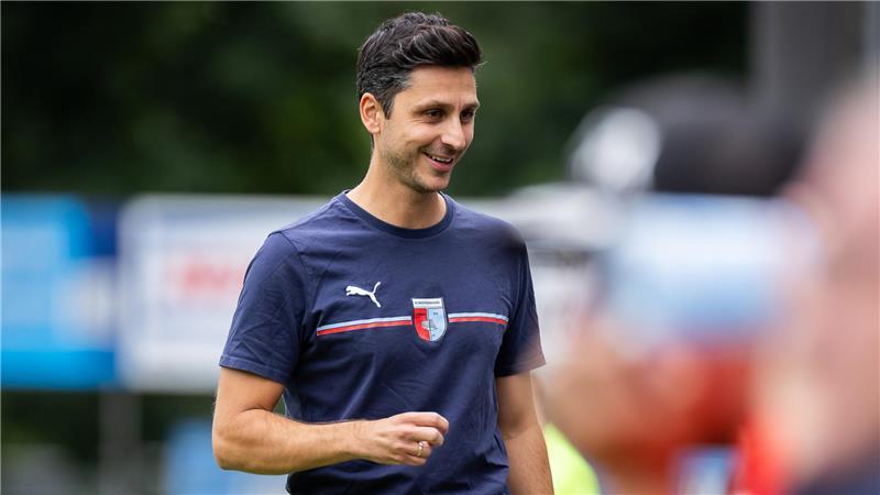 D/A-Trainer Oliver Ioannou kann ob des klaren Erfolges zum Auftakt strahlen.
