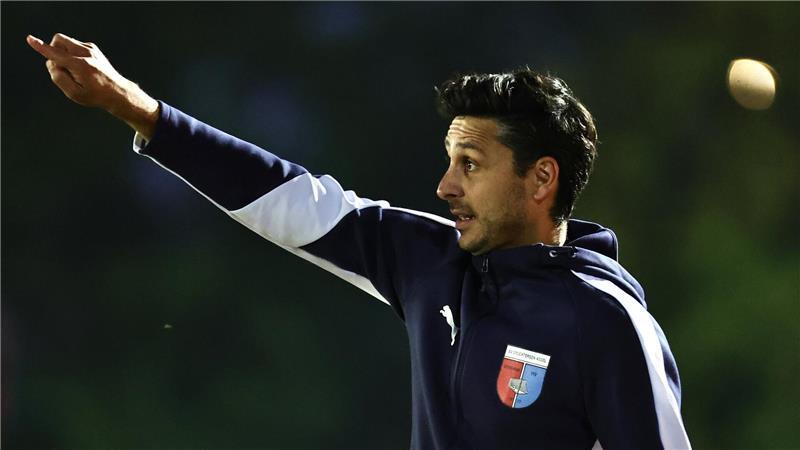 „Fußballspielen nicht verlernt“: D/A-Spieler wartet auf seinen Moment D/A-Trainer Oliver Ioannou mag Nikola Serras Einstellung: "Er ist immer vorbereitet und wird liefern."