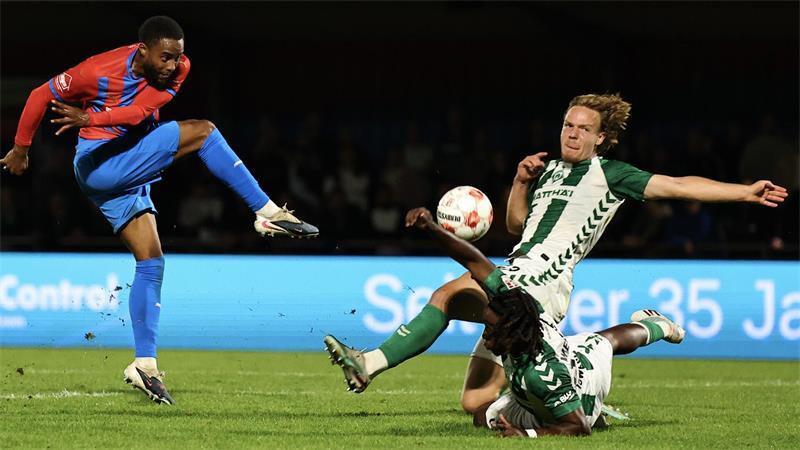 Nach Pleite gegen Werder: D/A beantwortet die Trainerfrage D/A um Dominique Ndure brachte gegen Werder viel Offensivpower auf den Platz, traf aber das Tor nicht.