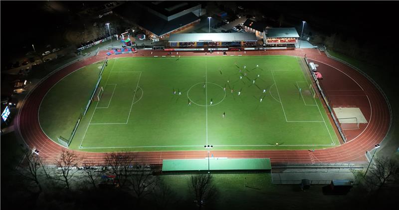 D/A will im Sommer das Flutlicht im Kehdinger Stadion erneuern. Ersten Schätzungen zufolge soll das 750.000 Euro kosten.